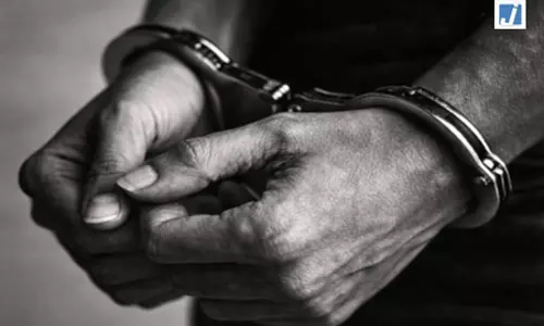 बमबाजी करने वाले आरोपियों पर पुलिस की बड़ी कार्रवाई, आठ पर एक्शन बमबाजी करने वाले आरोपियों पर पुलिस की बड़ी कार्रवाई, आठ पर एक्शन
