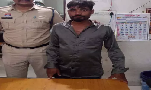 डूमर तालाब के पास तलवार लहराकर दहशत फैलाने वाला आरोपी गिरफ्तार डूमर तालाब के पास तलवार लहराकर दहशत फैलाने वाला आरोपी गिरफ्तार