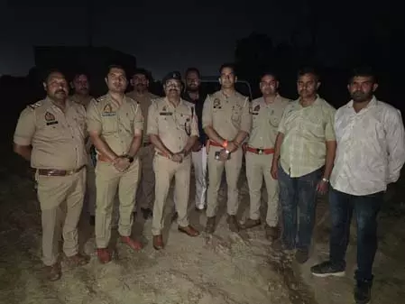 मथुरा: जैत पुलिस के साथ मुठभेड़ में ट्रांसफार्मर चोर गैंग के दो बदमाश घायल, बिना नंबर वाली स्कॉर्पियो और हथियार बरामद मथुरा: जैत पुलिस के साथ मुठभेड़ में ट्रांसफार्मर चोर गैंग के दो बदमाश घायल, बिना नंबर वाली स्कॉर्पियो और हथियार बरामद