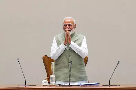 पीएम मोदी आज फ्रांस और स्लोवाकिया की यात्रा पर रवाना होंगे; जी-7 शिखर सम्मेलन में लेंगे हिस्सा पीएम मोदी आज फ्रांस और स्लोवाकिया की यात्रा पर रवाना होंगे; जी-7 शिखर सम्मेलन में लेंगे हिस्सा