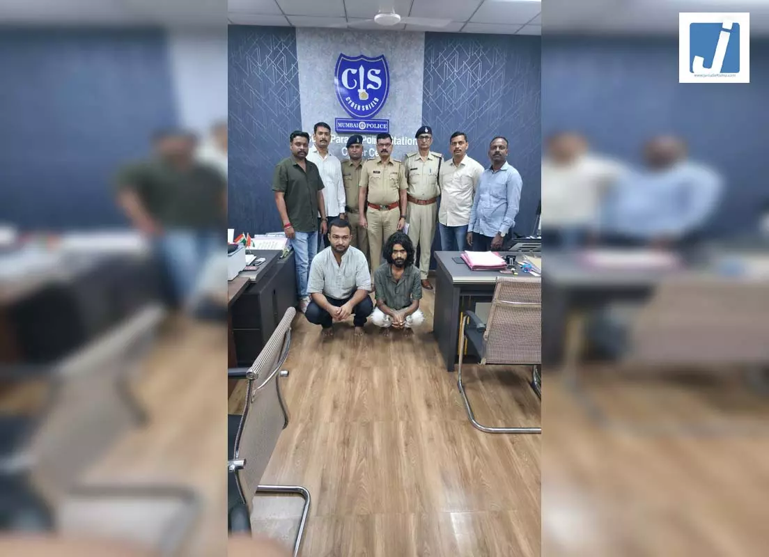 एयरफोर्स अफसर के घर फायरिंग और पुलिस को सोशल मीडिया पर चुनौती देने वाले दो बदमाश गिरफ्तार एयरफोर्स अफसर के घर फायरिंग और पुलिस को सोशल मीडिया पर चुनौती देने वाले दो बदमाश गिरफ्तार