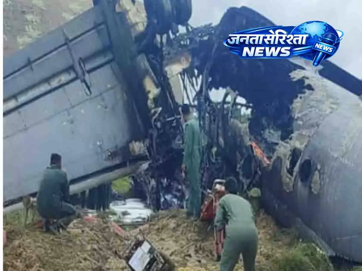 Jorhat में लैंडिंग के बाद IAF का AN-32 विमान आग की लपटों में घिरा Jorhat में लैंडिंग के बाद IAF का AN-32 विमान आग की लपटों में घिरा