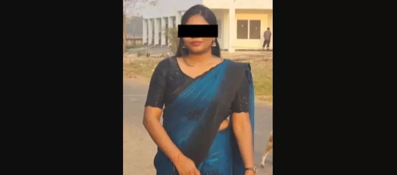 Medical छात्रा चंद्रिका हेम्ब्रम मौत मामला: बॉयफ्रेंड गिरफ्तार, पुलिस को मिले अहम सबूत Medical छात्रा चंद्रिका हेम्ब्रम मौत मामला: बॉयफ्रेंड गिरफ्तार, पुलिस को मिले अहम सबूत
