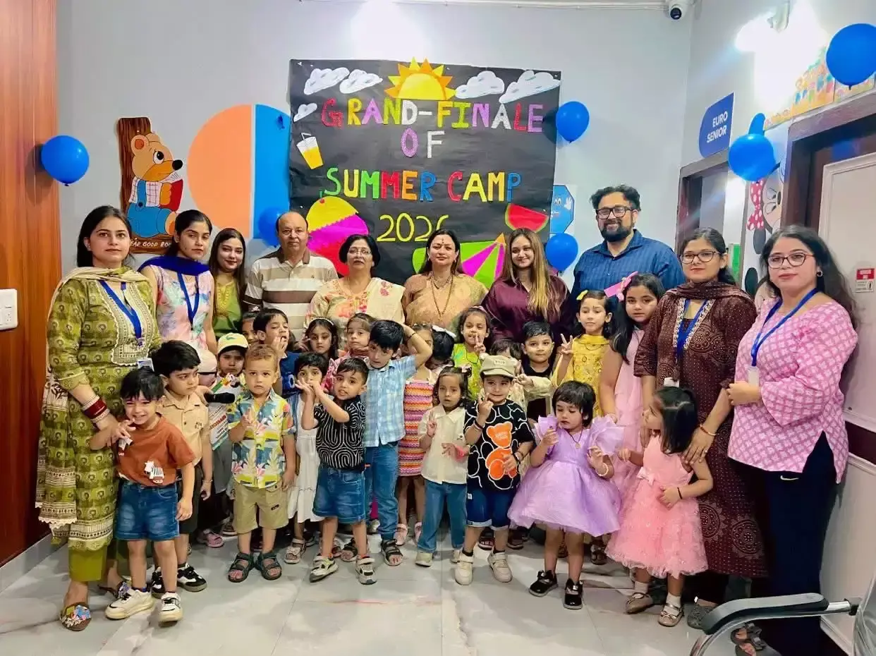 Jammu: दस दिवसीय समर कैंप सांस्कृतिक कार्यक्रमों के साथ हुआ संपन्न Jammu: दस दिवसीय समर कैंप सांस्कृतिक कार्यक्रमों के साथ हुआ संपन्न