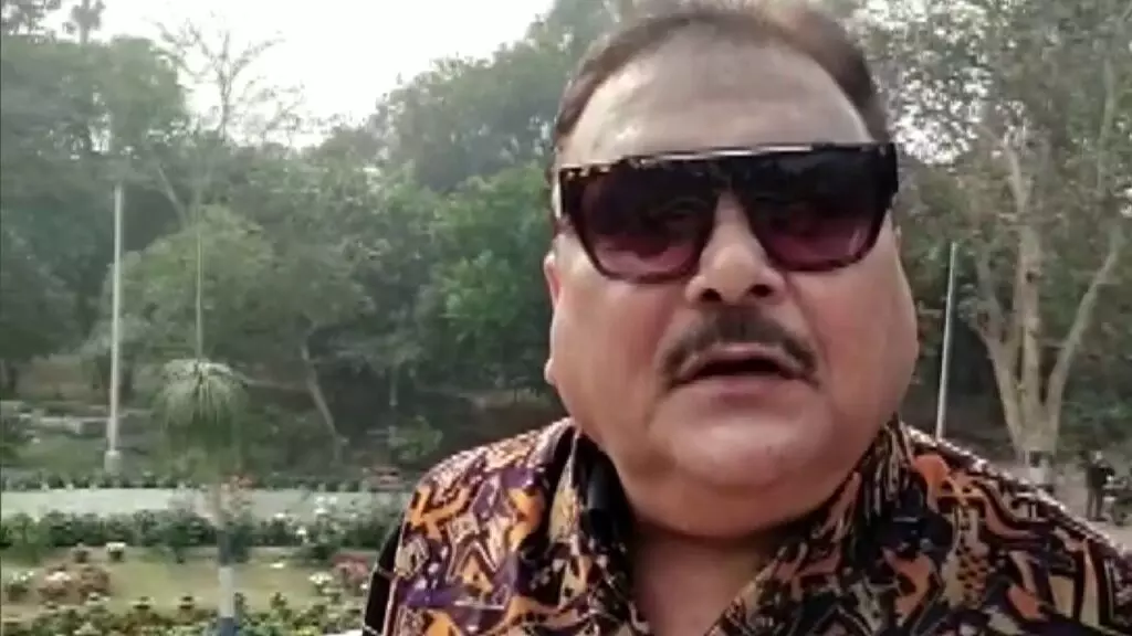 Kolkata: मदन मित्रा पर रिश्वत लेकर नियुक्तियां कराने के आरोप, जांच में नए तथ्य Kolkata: मदन मित्रा पर रिश्वत लेकर नियुक्तियां कराने के आरोप, जांच में नए तथ्य