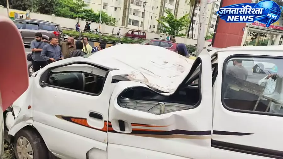 Bengaluru : दो सड़क हादसों में महिला समेत दो की मौत, तीन लोग घायल Bengaluru : दो सड़क हादसों में महिला समेत दो की मौत, तीन लोग घायल