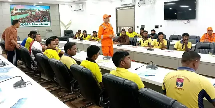 Haridwar: पांच दिवसीय खोज-बचाव और वाटर रेस्क्यू प्रशिक्षण कार्यक्रम की शुरुआत Haridwar: पांच दिवसीय खोज-बचाव और वाटर रेस्क्यू प्रशिक्षण कार्यक्रम की शुरुआत