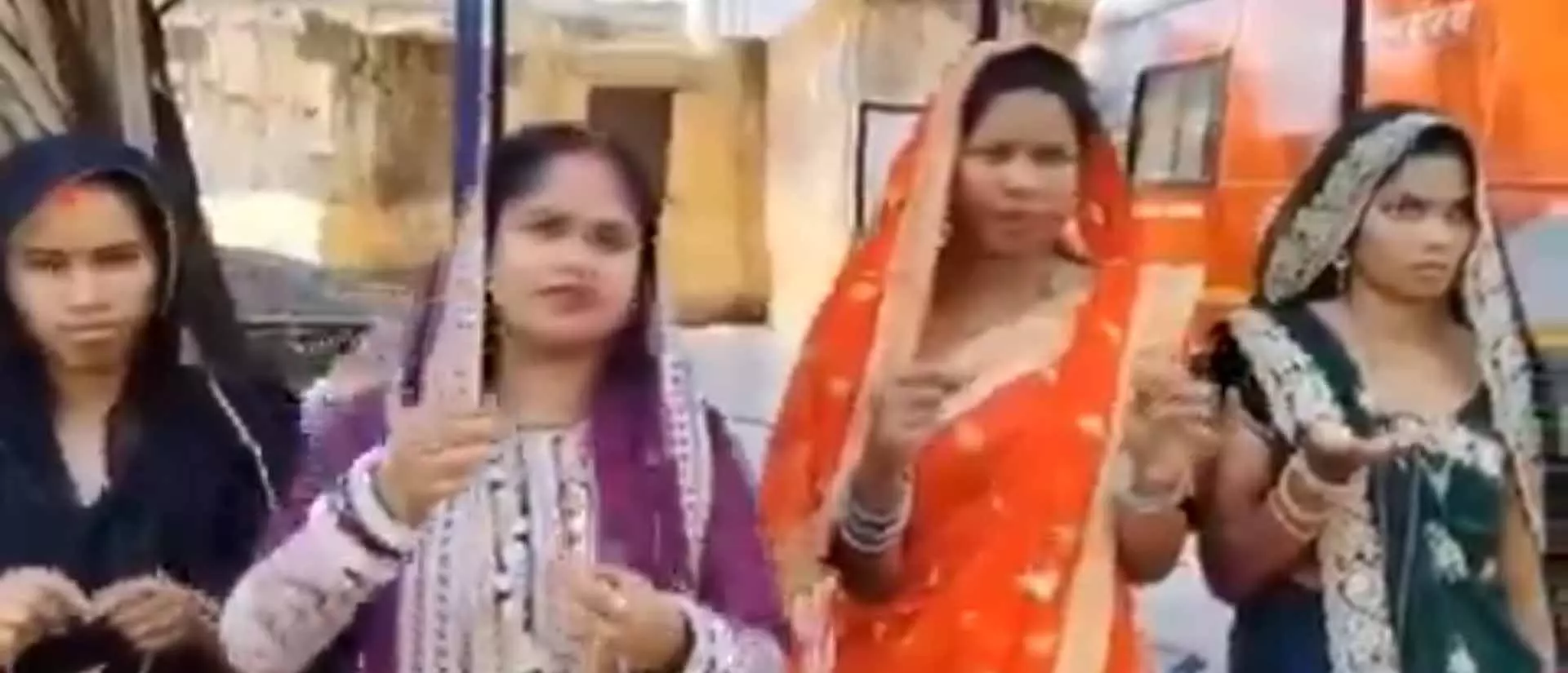 अजीब घोटाला मुख्यमंत्री कन्या विवाह योजना में, मंगलसूत्र चांदी का नहीं होने का दावा अजीब घोटाला मुख्यमंत्री कन्या विवाह योजना में, मंगलसूत्र चांदी का नहीं होने का दावा