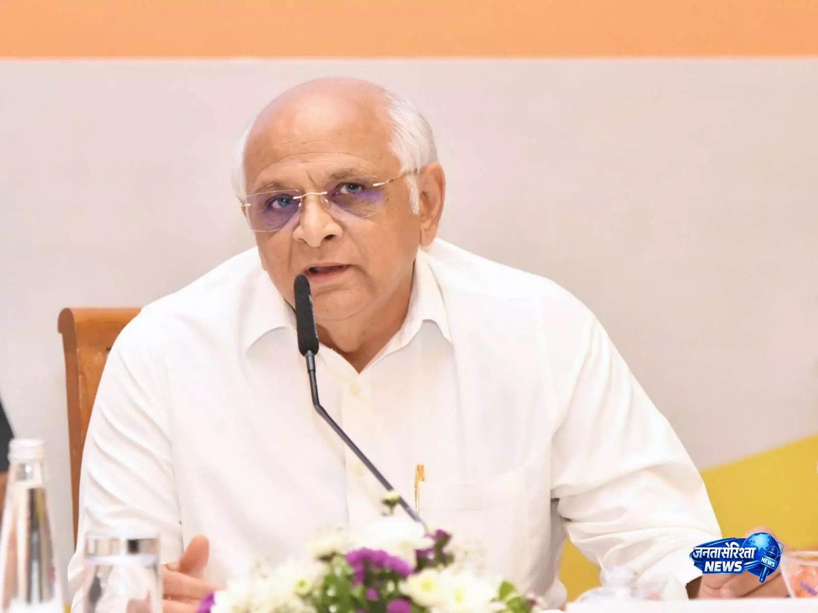 Gujarat सरकार 15 जून को नई इंडस्ट्रियल पॉलिसी 2026 पेश करेगी Gujarat सरकार 15 जून को नई इंडस्ट्रियल पॉलिसी 2026 पेश करेगी