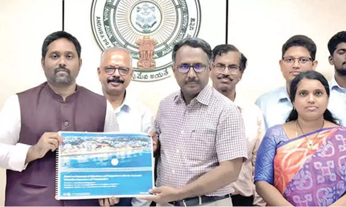 Andhra: VMRDA ने राज्य सरकार को संशोधित मास्टर प्लान-2041 सौंपा Andhra: VMRDA ने राज्य सरकार को संशोधित मास्टर प्लान-2041 सौंपा