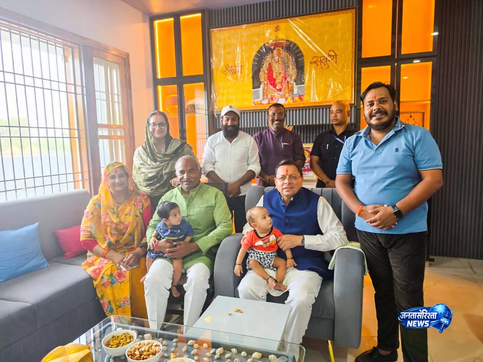 CM पुष्कर सिंह धामी ने उधम सिंह नगर में MLA अरविंद पांडे के परिवार से की मुलाकात CM पुष्कर सिंह धामी ने उधम सिंह नगर में MLA अरविंद पांडे के परिवार से की मुलाकात