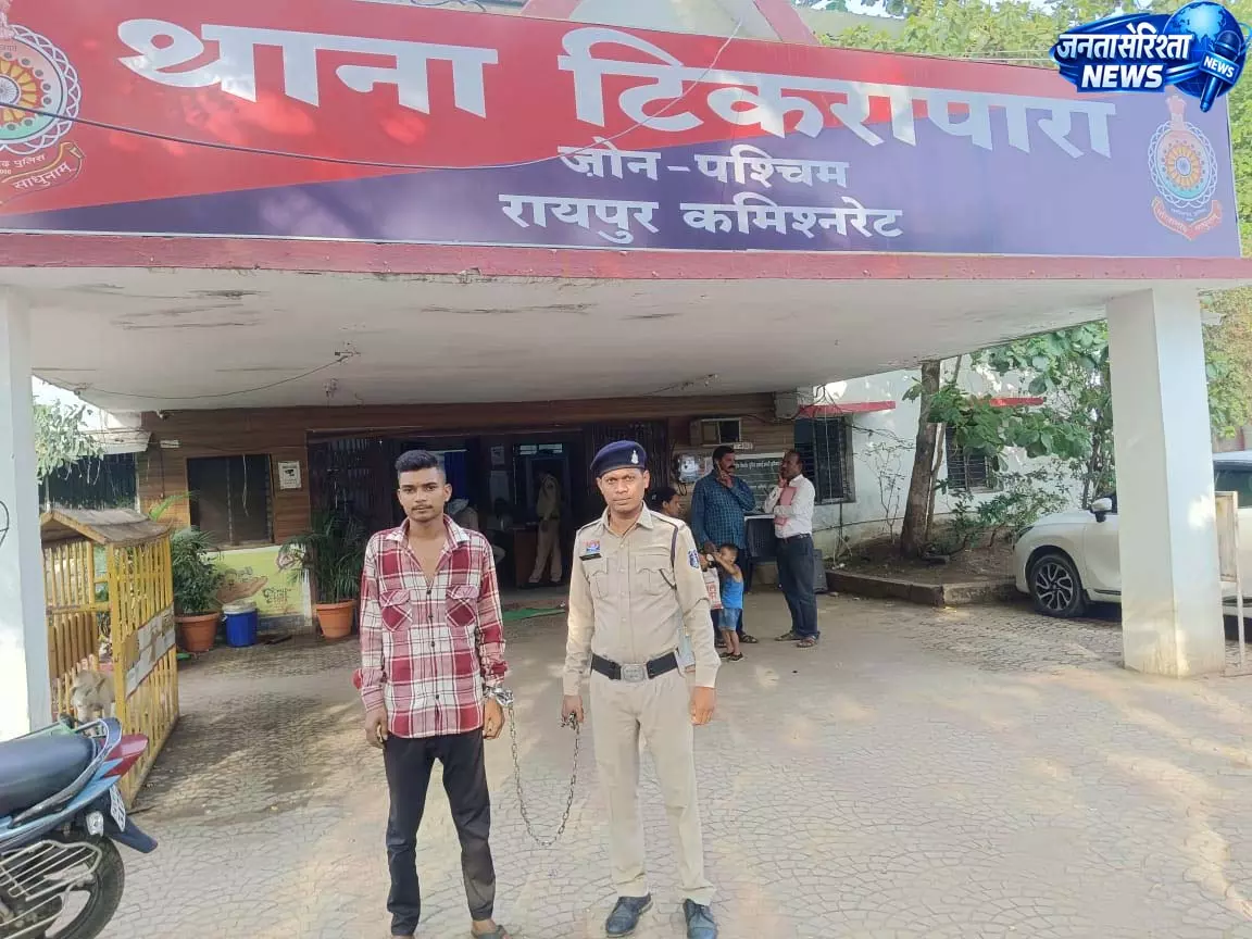 दुर्घटनाग्रस्त स्कॉर्पियो से चोरी करने वाला आरोपी और नाबालिग पकड़ा गया दुर्घटनाग्रस्त स्कॉर्पियो से चोरी करने वाला आरोपी और नाबालिग पकड़ा गया