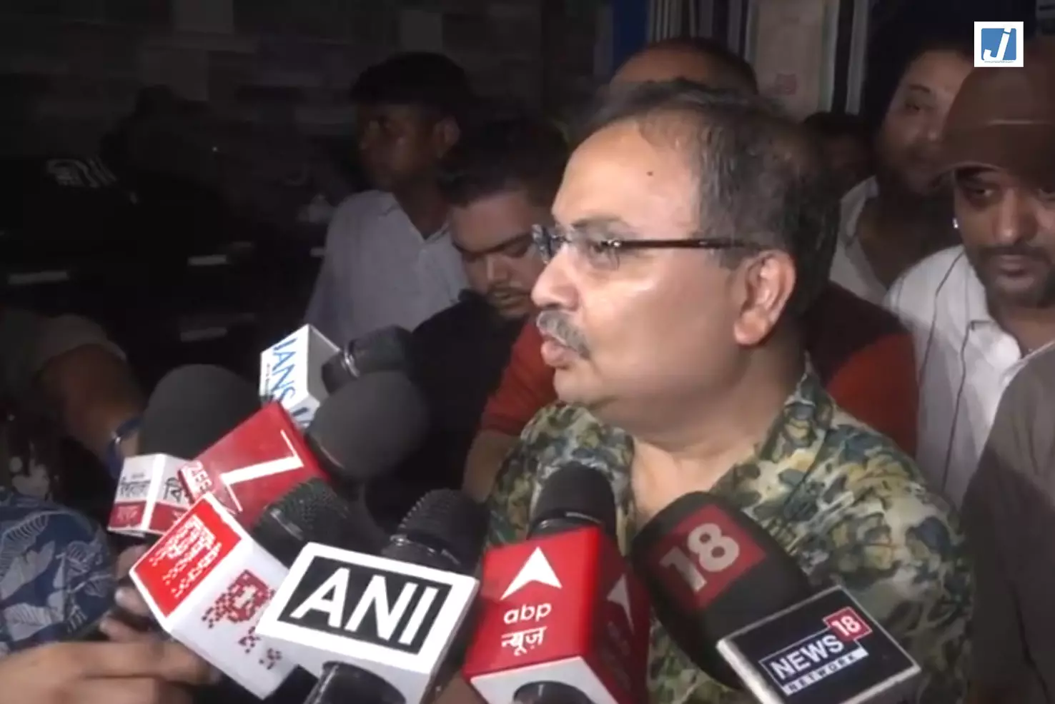 TMC में संगठनात्मक बदलाव तेज, कुणाल घोष बोले- पार्टी जल्द जारी करेगी नई सूची TMC में संगठनात्मक बदलाव तेज, कुणाल घोष बोले- पार्टी जल्द जारी करेगी नई सूची