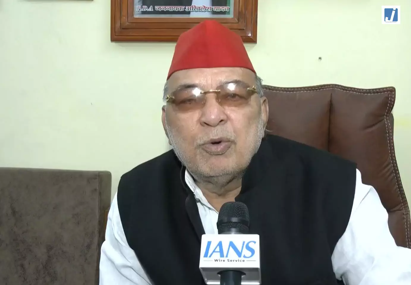 सहारनपुर में ATS की गिरफ्तारी पर सियासी बयानबाजी तेज सहारनपुर में ATS की गिरफ्तारी पर सियासी बयानबाजी तेज