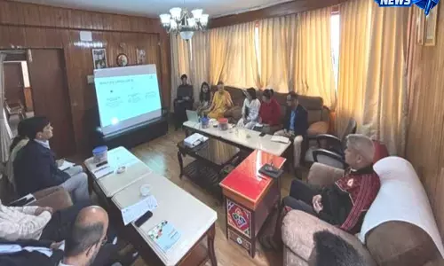 शिक्षा मंत्री ने सरकारी स्कूलों में अंग्रेज़ी शिक्षा सुधार पर की अहम बैठक शिक्षा मंत्री ने सरकारी स्कूलों में अंग्रेज़ी शिक्षा सुधार पर की अहम बैठक