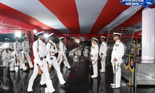 INS चिल्का में 3,011 ट्रेनी हुए पास आउट, 2,746 अग्निवीरों ने सफलतापूर्वक पूरी की ट्रेनिंग INS चिल्का में 3,011 ट्रेनी हुए पास आउट, 2,746 अग्निवीरों ने सफलतापूर्वक पूरी की ट्रेनिंग