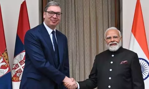 प्रधानमंत्री मोदी ने सर्बिया के राष्ट्रपति वुसिक को कहा धन्यवाद, दोस्ती मजबूत करने पर दिया जोर प्रधानमंत्री मोदी ने सर्बिया के राष्ट्रपति वुसिक को कहा धन्यवाद, दोस्ती मजबूत करने पर दिया जोर
