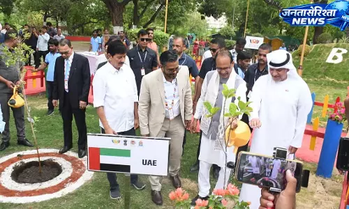 BRICS कृषि सम्मेलन के समापन पर ‘ब्रिक्स वाटिका’ का शुभारंभ, प्रतिनिधियों ने लगाए फलदार पेड़ BRICS कृषि सम्मेलन के समापन पर ‘ब्रिक्स वाटिका’ का शुभारंभ, प्रतिनिधियों ने लगाए फलदार पेड़
