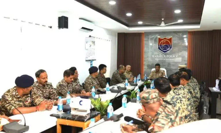 Manipur: सुरक्षा समीक्षा के बीच बिष्णुपुर में अनिश्चितकालीन निषेधाज्ञा लागू Manipur: सुरक्षा समीक्षा के बीच बिष्णुपुर में अनिश्चितकालीन निषेधाज्ञा लागू