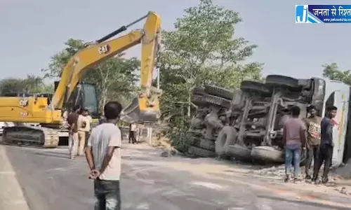कटघोरा में बड़ा हादसा, राखड़ लोड ट्रक पलटा