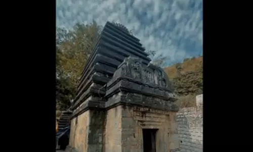 प्राचीन सूर्य मंदिर का वीडियो शेयर कर सीएम पुष्कर सिंह धामी ने लोगों से की दर्शन की अपील प्राचीन सूर्य मंदिर का वीडियो शेयर कर सीएम पुष्कर सिंह धामी ने लोगों से की दर्शन की अपील
