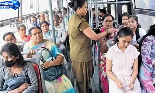 Karnataka ; मुफ्त बस पास योजना को छात्रों से मिला अच्छा रिस्पॉन्स Karnataka ; मुफ्त बस पास योजना को छात्रों से मिला अच्छा रिस्पॉन्स
