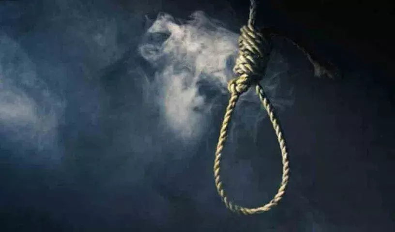 Telangana: विकाराबाद गांव में एक महिला और दो बच्चे फंदे से लटके मिले Telangana: विकाराबाद गांव में एक महिला और दो बच्चे फंदे से लटके मिले