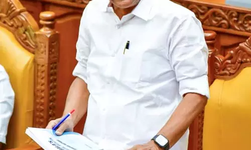 केरल : बजट में संवेदना के साथ सुशासन को प्राथमिकता देंगे सीएम सतीशन केरल : बजट में संवेदना के साथ सुशासन को प्राथमिकता देंगे सीएम सतीशन