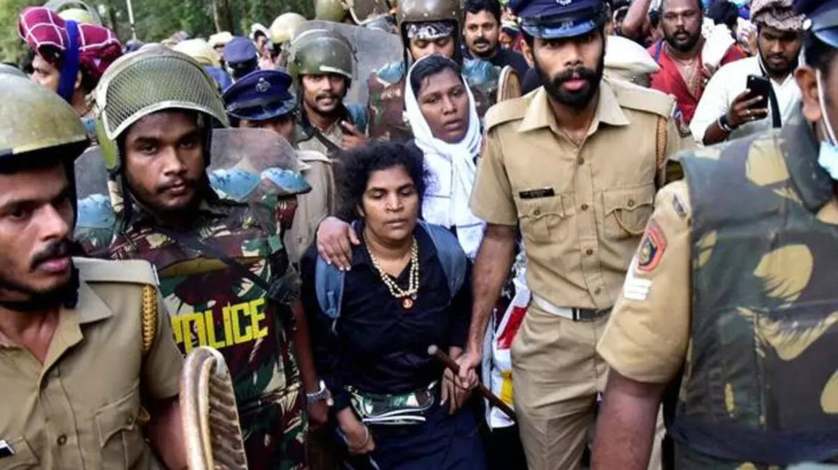 Kerala: सबरीमाला मामले में ADGP हटाने पर पद्मकुमार का बड़ा आरोप Kerala: सबरीमाला मामले में ADGP हटाने पर पद्मकुमार का बड़ा आरोप