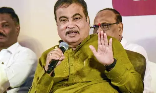 फॉसिल फ्यूल आयात कम करने के लिए 100 प्रतिशत एथेनॉल ईंधन के उपयोग को दी मंजूरी : नितिन गडकरी फॉसिल फ्यूल आयात कम करने के लिए 100 प्रतिशत एथेनॉल ईंधन के उपयोग को दी मंजूरी : नितिन गडकरी