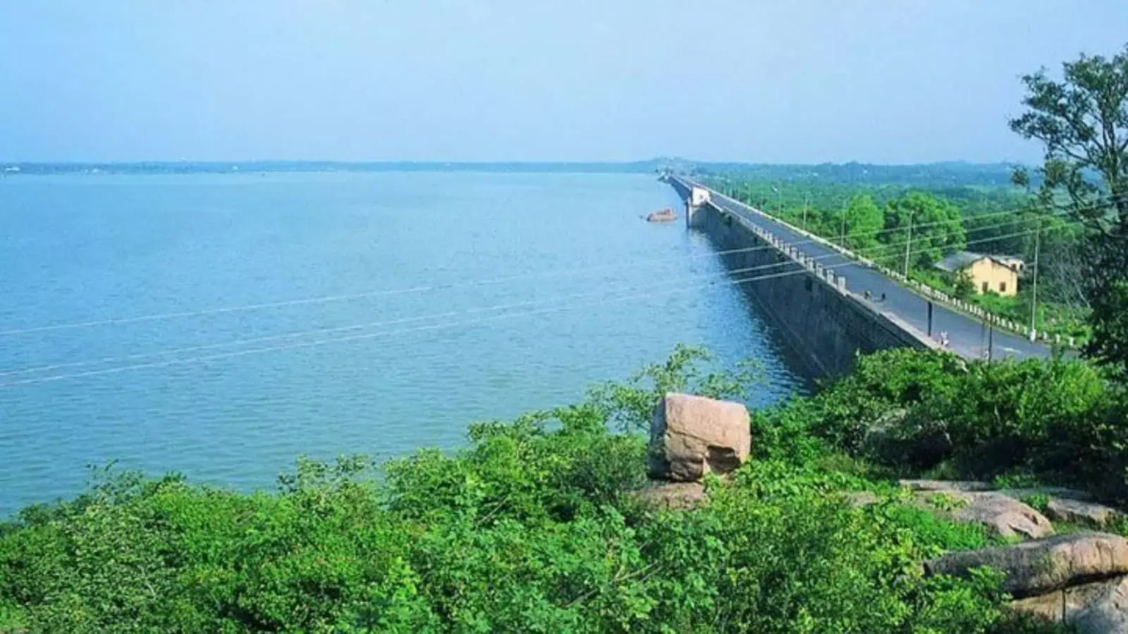 Hyderabad में बारिश के बीच दो जलाशयों में बढ़ी पानी की आवक से जलस्तर में सुधार Hyderabad में बारिश के बीच दो जलाशयों में बढ़ी पानी की आवक से जलस्तर में सुधार