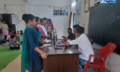 पुनर्वासित युवाओं को मिला स्वास्थ्य सुरक्षा का संबल