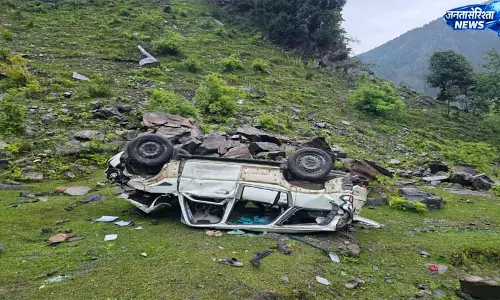 सोलंग में फर्स्ट स्नो गैलरी के समीप स्कॉर्पियो दुर्घटनाग्रस्त, पांच घायल सोलंग में फर्स्ट स्नो गैलरी के समीप स्कॉर्पियो दुर्घटनाग्रस्त, पांच घायल