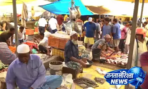Odisha में राजा उत्सव के दौरान नॉन-वेज बाज़ार में ज़बरदस्त तेज़ी देखी जा रही Odisha में राजा उत्सव के दौरान नॉन-वेज बाज़ार में ज़बरदस्त तेज़ी देखी जा रही