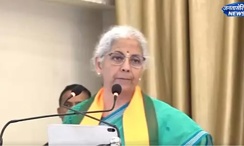 Karnataka : फंड पर केंद्र-राज्य में बयानबाजी तेज, सीतारमण ने पेश किए आंकड़े Karnataka : फंड पर केंद्र-राज्य में बयानबाजी तेज, सीतारमण ने पेश किए आंकड़े