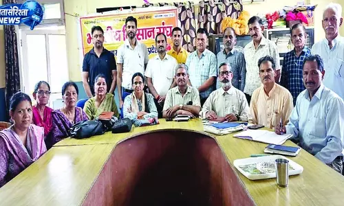 दूध पूरा न खरीदा तो आंदोलन