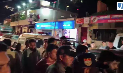 छेड़छाड़ के मामले में दो पुलिसकर्मियों पर कसा शिकंजा, मचा हड़कंप छेड़छाड़ के मामले में दो पुलिसकर्मियों पर कसा शिकंजा, मचा हड़कंप