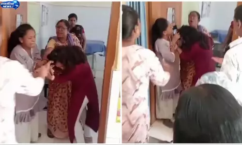 Chhatrapati Sambhajinagar : हेल्थ सेंटर में डॉक्टर और नर्स के बीच मारपीट Chhatrapati Sambhajinagar : हेल्थ सेंटर में डॉक्टर और नर्स के बीच मारपीट