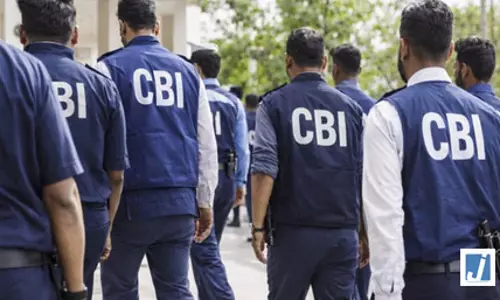 सीबीआई ने 20,000 रुपए की रिश्वत लेने के आरोप में रेलवे इंजीनियर को गिरफ्तार किया सीबीआई ने 20,000 रुपए की रिश्वत लेने के आरोप में रेलवे इंजीनियर को गिरफ्तार किया