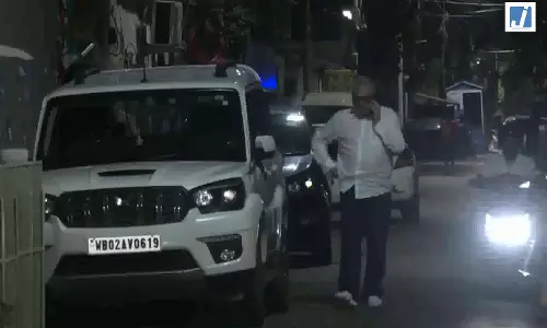 TMC नेता डेरेक ओब्रायन पार्टी चेयरपर्सन ममता बनर्जी के आवास पहुँचे TMC नेता डेरेक ओब्रायन पार्टी चेयरपर्सन ममता बनर्जी के आवास पहुँचे