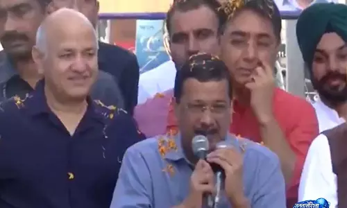 केजरीवाल और CM मान ने सोहना गांव में रोड शो किया, AAP प्रमुख ने लगातार जनादेश की अपील की केजरीवाल और CM मान ने सोहना गांव में रोड शो किया, AAP प्रमुख ने लगातार जनादेश की अपील की