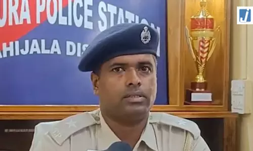 त्रिपुरा पुलिस की कार्रवाई, मिट्टी के नीचे ड्रम में छिपाकर रखा 129 किलो गांजा जब्त त्रिपुरा पुलिस की कार्रवाई, मिट्टी के नीचे ड्रम में छिपाकर रखा 129 किलो गांजा जब्त