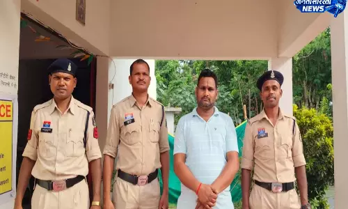CG: पटवारी भर्ती के नाम पर 6.50 लाख की ठगी, कांग्रेस जिला महामंत्री गिरफ्तार CG: पटवारी भर्ती के नाम पर 6.50 लाख की ठगी, कांग्रेस जिला महामंत्री गिरफ्तार