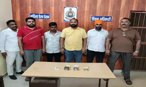खेत में चल रहा था जुआ फड़, 6 जुआरी गिरफ्तार, 1.10 लाख जब्त