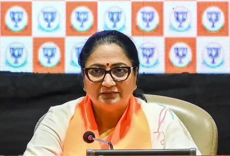 दिल्ली: 28 यमुना घाटों पर सफाई अभियान, सीएम रेखा गुप्ता करेंगी नेतृत्व दिल्ली: 28 यमुना घाटों पर सफाई अभियान, सीएम रेखा गुप्ता करेंगी नेतृत्व