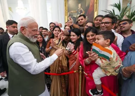 फ्रांस में गूंजे मोदी-मोदी के नारे, भारतीय समुदाय बोला-पीएम ने युवाओं और स्टार्टअप इकोसिस्टम को नई प्रेरणा दी फ्रांस में गूंजे मोदी-मोदी के नारे, भारतीय समुदाय बोला-पीएम ने युवाओं और स्टार्टअप इकोसिस्टम को नई प्रेरणा दी