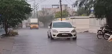 Chennai और आसपास के जिलों में रात में आंधी-तूफान की संभावना