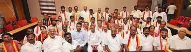 तमिलनाडु में TDP में बड़े राजनीतिक बदलाव, AIADMK और अन्य दलों के कई नेता हुए शामिल तमिलनाडु में TDP में बड़े राजनीतिक बदलाव, AIADMK और अन्य दलों के कई नेता हुए शामिल