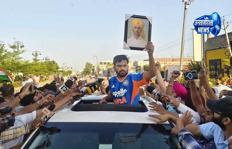Amritsar पंजाबियों के बिना क्रांति संभव नहीं: डिपके Amritsar पंजाबियों के बिना क्रांति संभव नहीं: डिपके