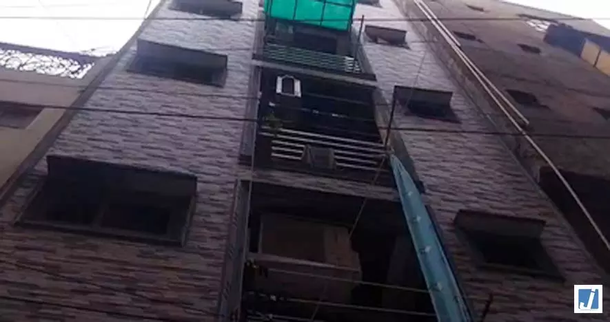 तीन लोगों की मौत..बिल्डिंग में साजिश के तहत लगाई गई थी आग, साजिशकर्ता गिरफ्तार तीन लोगों की मौत..बिल्डिंग में साजिश के तहत लगाई गई थी आग, साजिशकर्ता गिरफ्तार